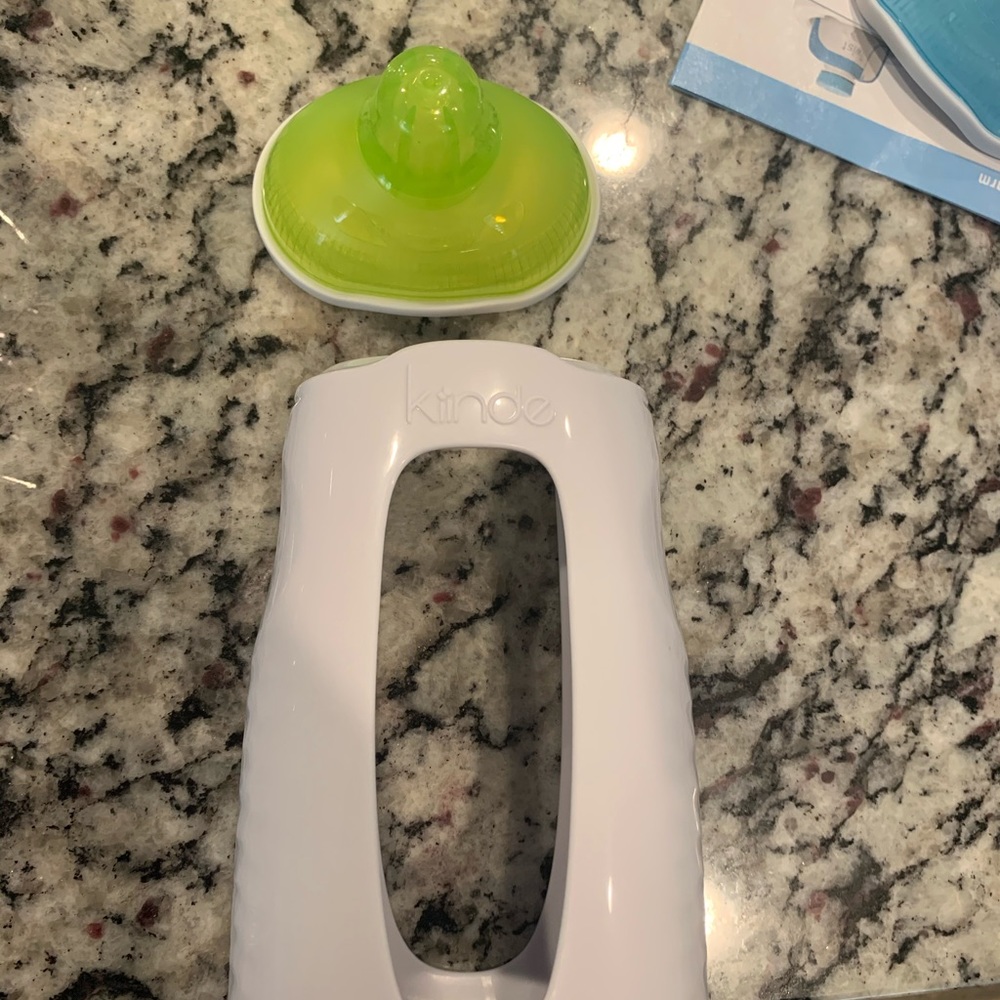 Kiinde bottle and nipple